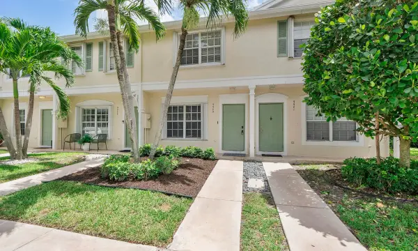 9905 NW 57th Manor, Coral Springs, FL 33076