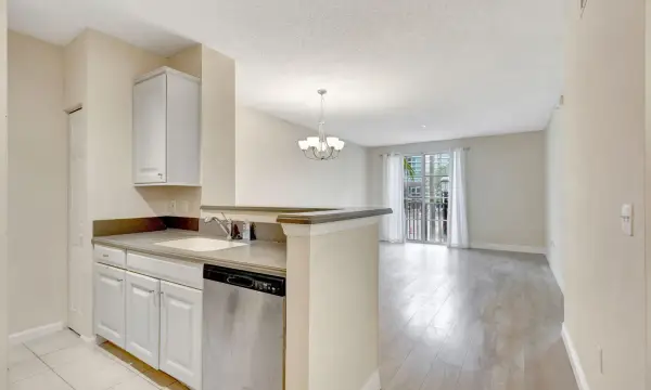 780 S Sapodilla Avenue 203, West Palm Beach, FL 33401