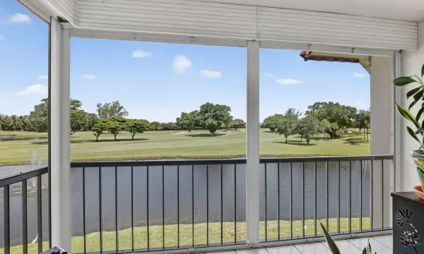 9923 S Hollybrook Lake Drive 305, Pembroke Pines, FL 33025