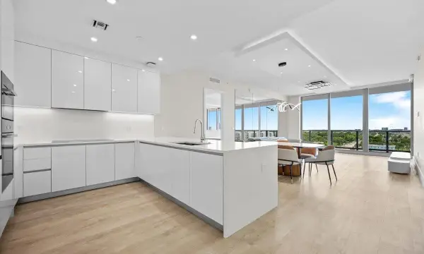 220 Lake Shore Drive 917, Lake Park, FL 33403