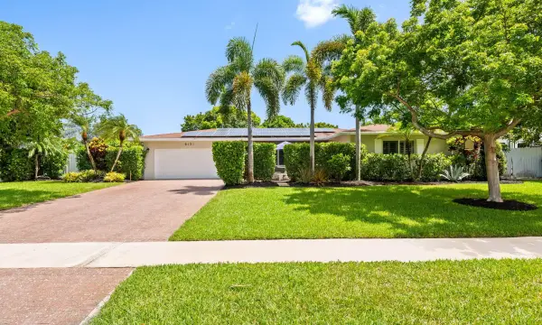 6131 SW 8th Street, Plantation, FL 33317