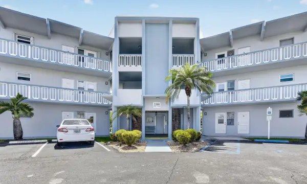 2200 Park Lane 208, Hollywood, FL 33021