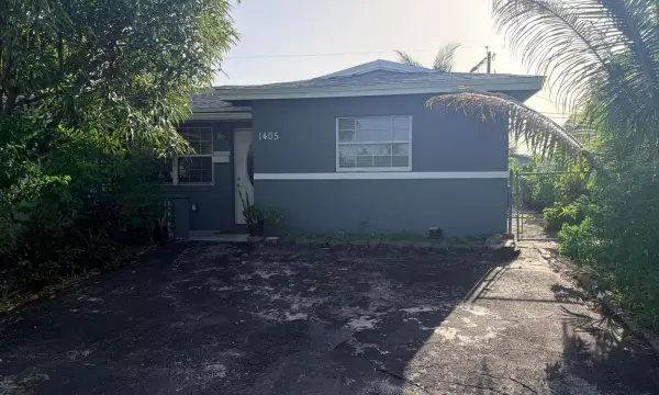 1405 NW 58th Avenue, Lauderhill, FL 33313