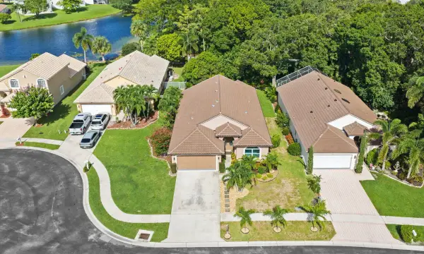 1842 Oak Berry Circle, Wellington, FL 33414