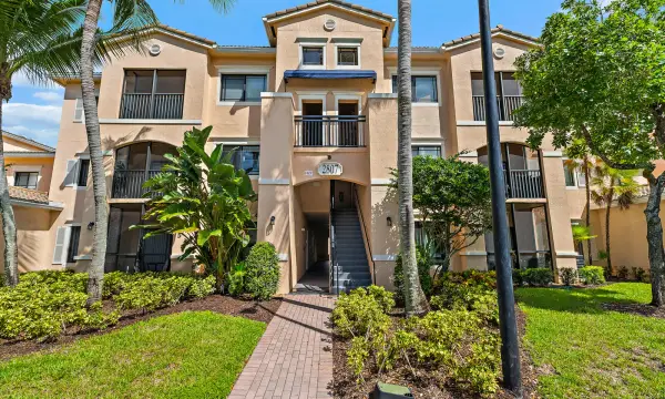 2807 Veronia Drive 108, Palm Beach Gardens, FL 33410
