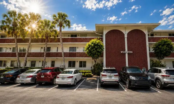 2050 NE 39th Street W312, Lighthouse Point, FL 33064
