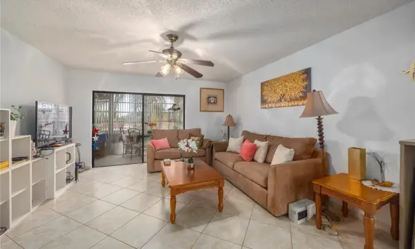 3990 NW 42nd Avenue 311, Lauderdale Lakes, FL 33319