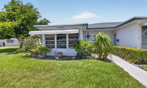 1180 S Drive Circle A, Delray Beach, FL 33445
