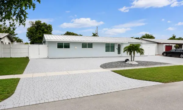 1316 SE 3rd Avenue, Deerfield Beach, FL 33441