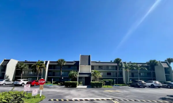 4090 Tivoli Court 301, Lake Worth, FL 33467