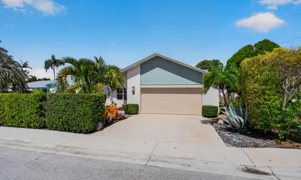1315 N Lakeside Drive, Lake Worth Beach, FL 33460