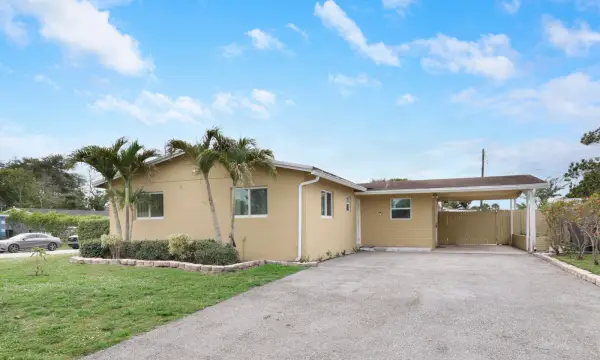 827 Caroline Avenue, West Palm Beach, FL 33413
