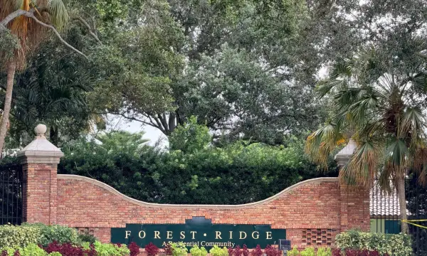 8870 Woodside Court, Davie, FL 33328