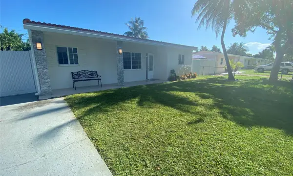 6325 Grant Court, Hollywood, FL 33024