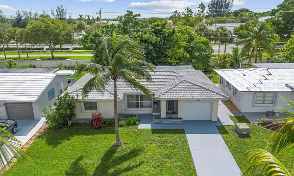 8604 NW 57th Court, Tamarac, FL 33321