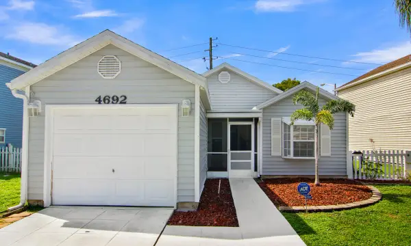 4692 Lakeside Circle, West Palm Beach, FL 33417