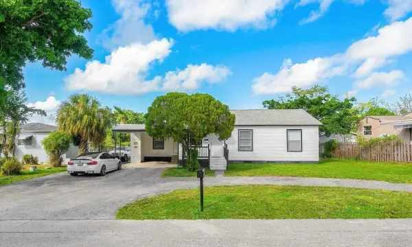 921 43rd Street, West Palm Beach, FL 33407