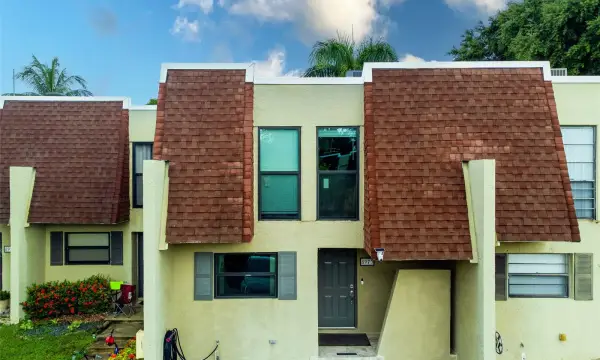 8973 Palm Tree Lane, Pembroke Pines, FL 33024