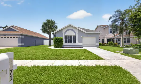 3871 Circle Lake Drive, West Palm Beach, FL 33417