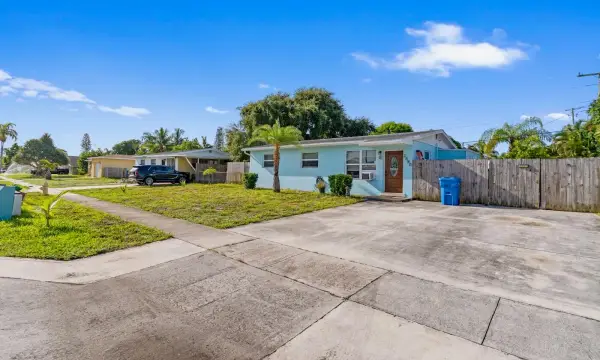1446 W Jennings Street, Lantana, FL 33462