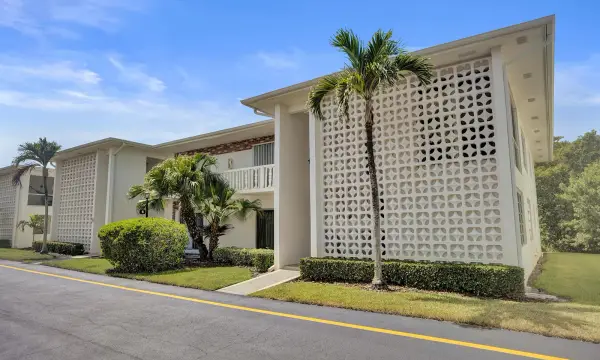 4501 S Ocean Boulevard B3, South Palm Beach, FL 33480