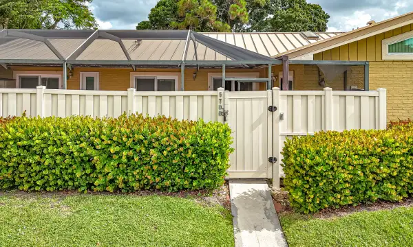 5796 Golden Eagle Circle, Palm Beach Gardens, FL 33418
