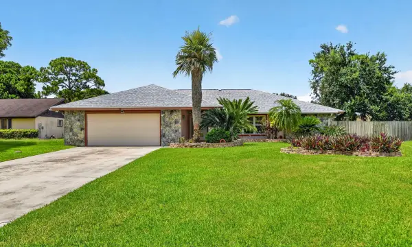 93 Santa Monica Avenue, Royal Palm Beach, FL 33411
