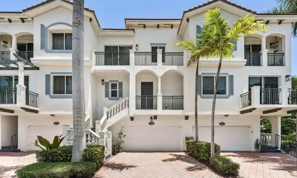 3030 Waterside Circle, Boynton Beach, FL 33435
