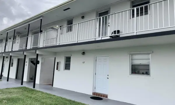 1113 Lake Terrace 107, Boynton Beach, FL 33426