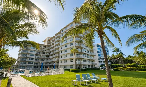 1069 Hillsboro Mile 603, Hillsboro Beach, FL 33062