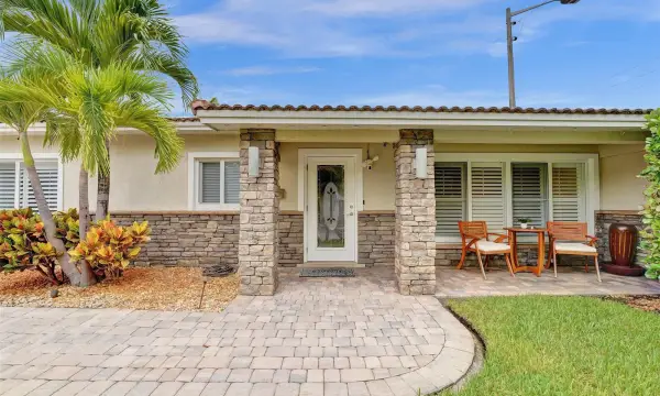 1245 NE 17th Way, Fort Lauderdale, FL 33304