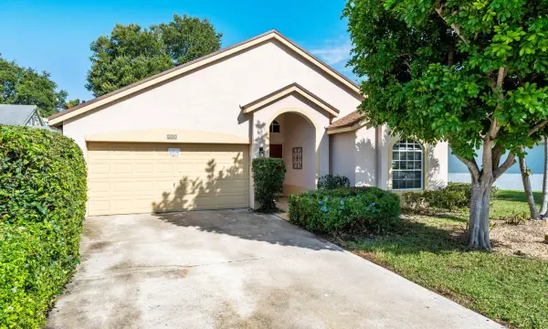 125 Saratoga Boulevard E, Royal Palm Beach, FL 33411