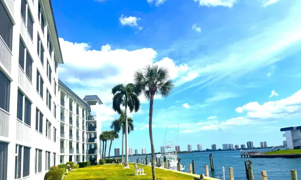 100 Paradise Harbour Boulevard 212, North Palm Beach, FL 33408