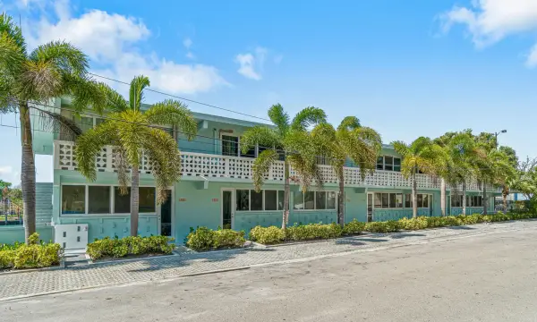 65 SE Spanish Trail 2070, Boca Raton, FL 33432