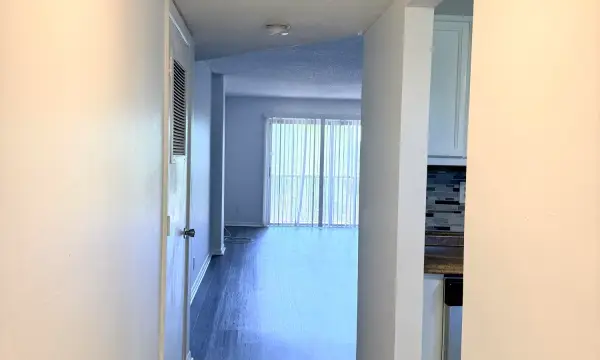 1100 NW 87th Avenue 406, Coral Springs, FL 33071