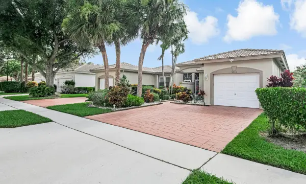 9636 Crescent View Drive N, Boynton Beach, FL 33437