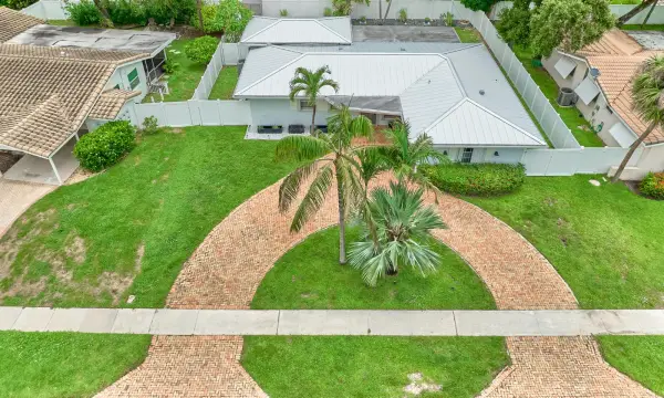 683 SW 2nd Street, Boca Raton, FL 33486