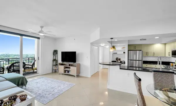 110 N Federal Highway 1410, Fort Lauderdale, FL 33301
