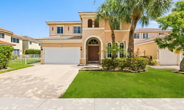 19389 SW 64th Street, Pembroke Pines, FL 33332