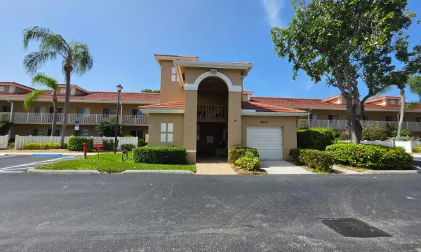 5951 Regal Glen Drive 104, Boynton Beach, FL 33437