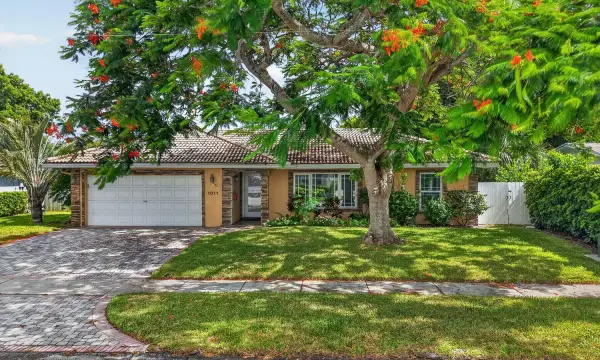 1011 SW 7th Street, Boca Raton, FL 33486