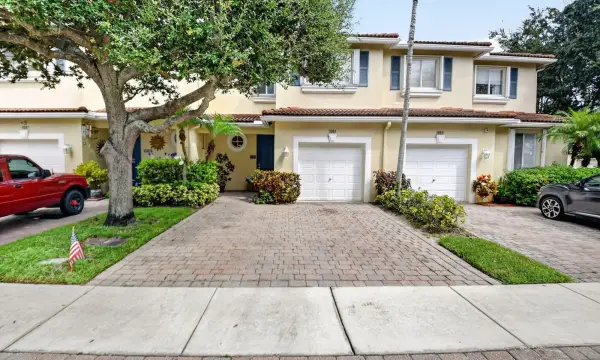 3085 N Evergreen Circle, Boynton Beach, FL 33426