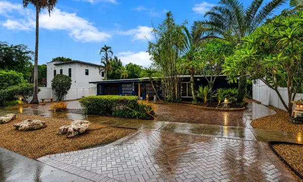 908 NE 16th Place, Fort Lauderdale, FL 33305
