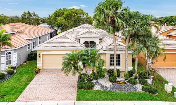 8688 Via Avellino, Lake Worth, FL 33467