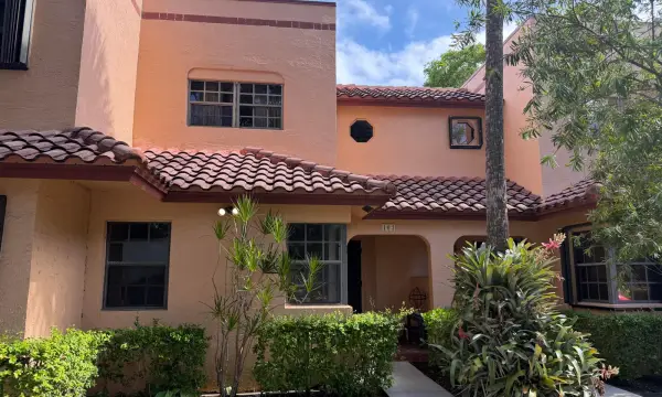 281 NE 16th Place Unit 403, Fort Lauderdale, FL 33305