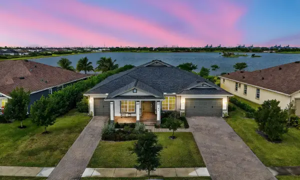 799 Hookline Circle, Loxahatchee, FL 33470