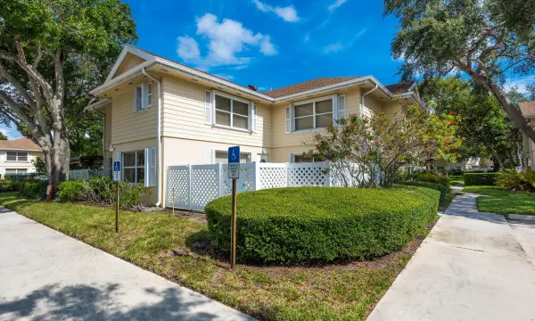 8135 Bridgewater Court 35c, Lake Clarke Shores, FL 33406
