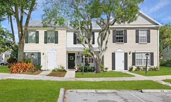 108 Old English Court, Jupiter, FL 33458