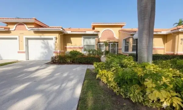 12598 Crystal Pointe Drive B, Boynton Beach, FL 33437