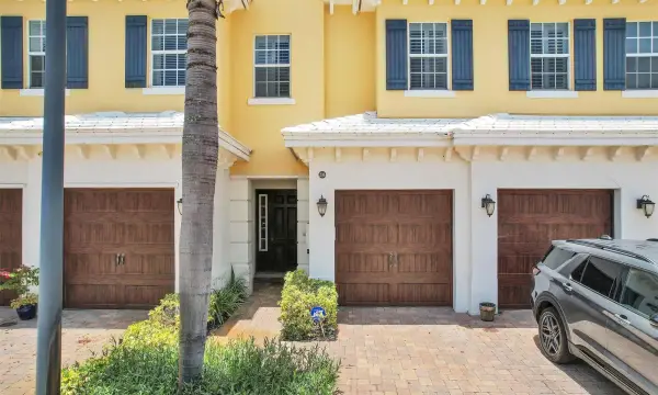 206 Mariner Court, North Palm Beach, FL 33408